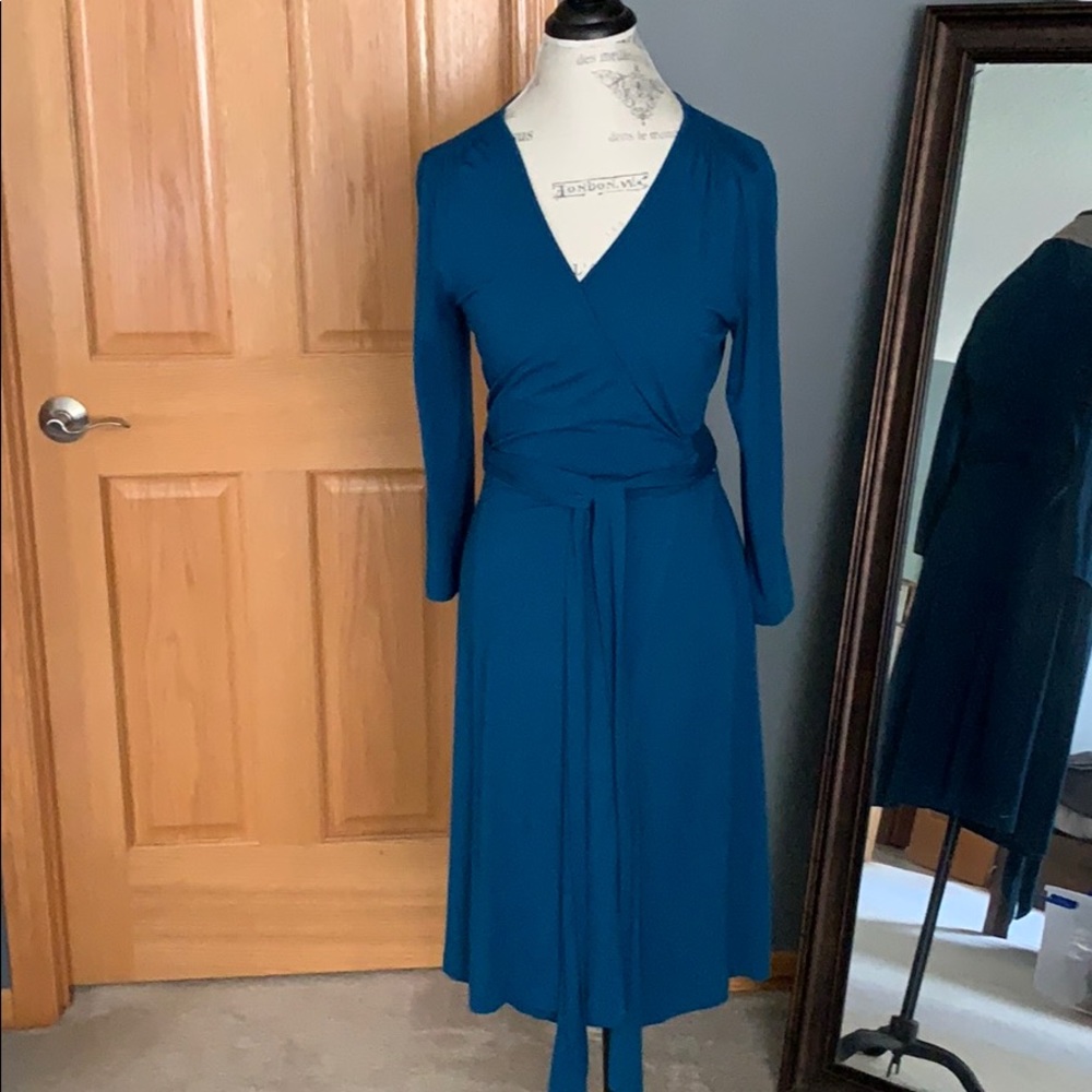 Wrap dress with 3/4 Sleeves - perfect Fall dress!